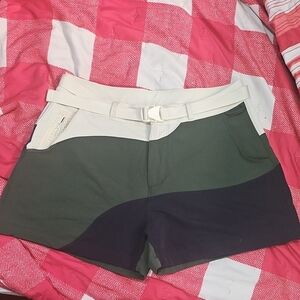 Outdoor Voices Size Medium Hiking Shorts